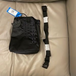 🔥BRAND NEW!!✨ Adidas BP mini